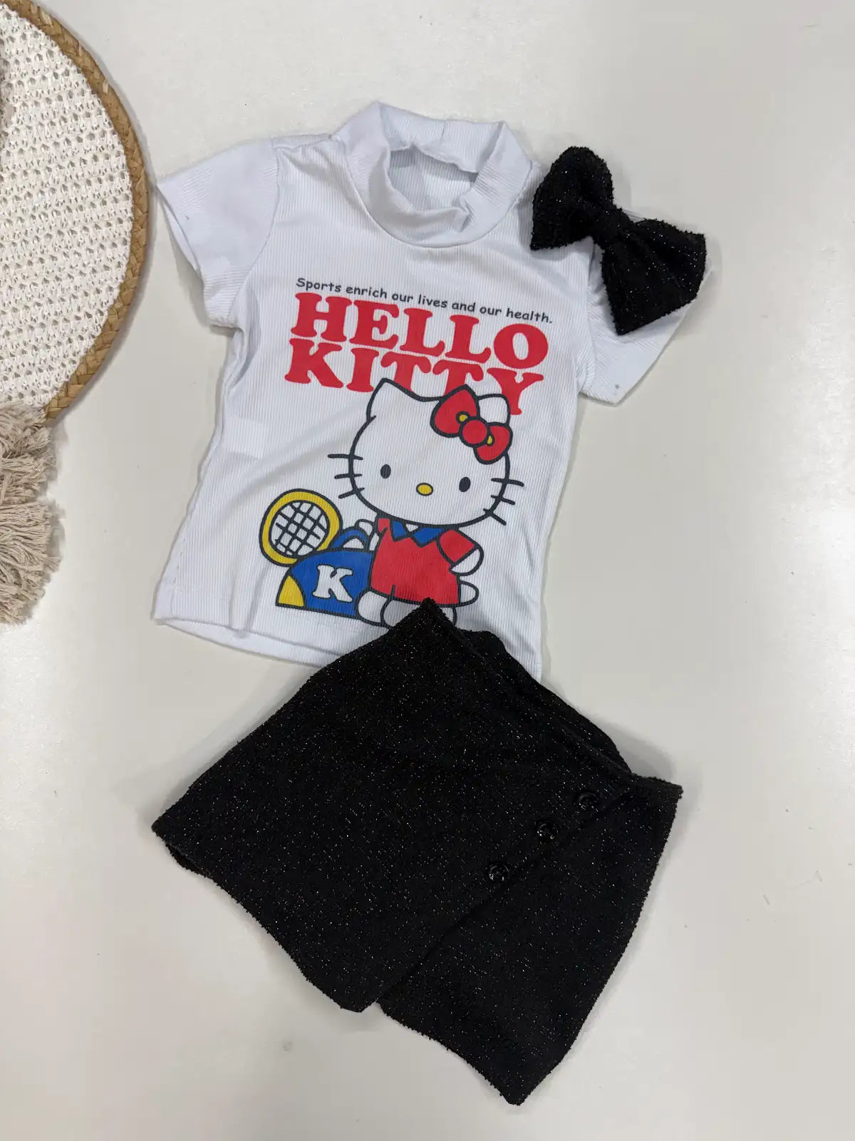 Conjunto Infantil Hello Kitty com T Shirt Canelada e Short Saia em Tweed com Lurex