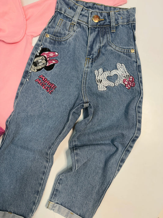 Calça Jeans Mom Infantil Bordada com Barra Dobrada